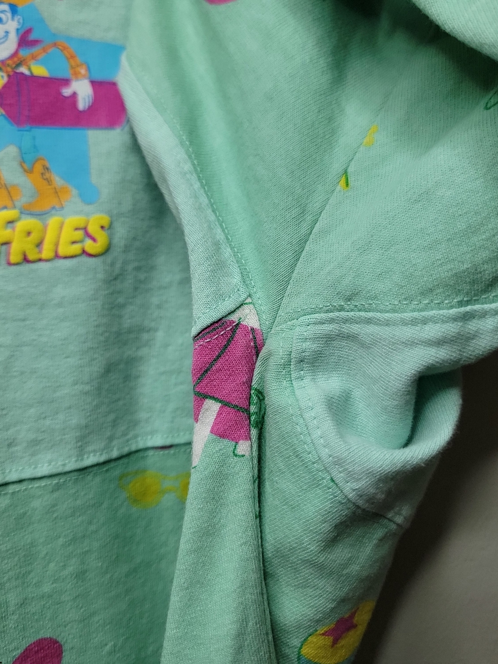 Official Disney Spirit Jersey Toy Story Chillin' And Grillin' AOP Long Sleeve- L - Picture 12 of 14